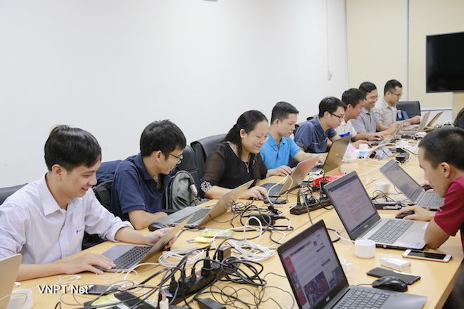 "Cuộc chiến" về đêm của những người đảm nhiệm chuyển đổi SIM 11 số